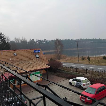 Zajazd Restauracja Machliny エクステリア 写真