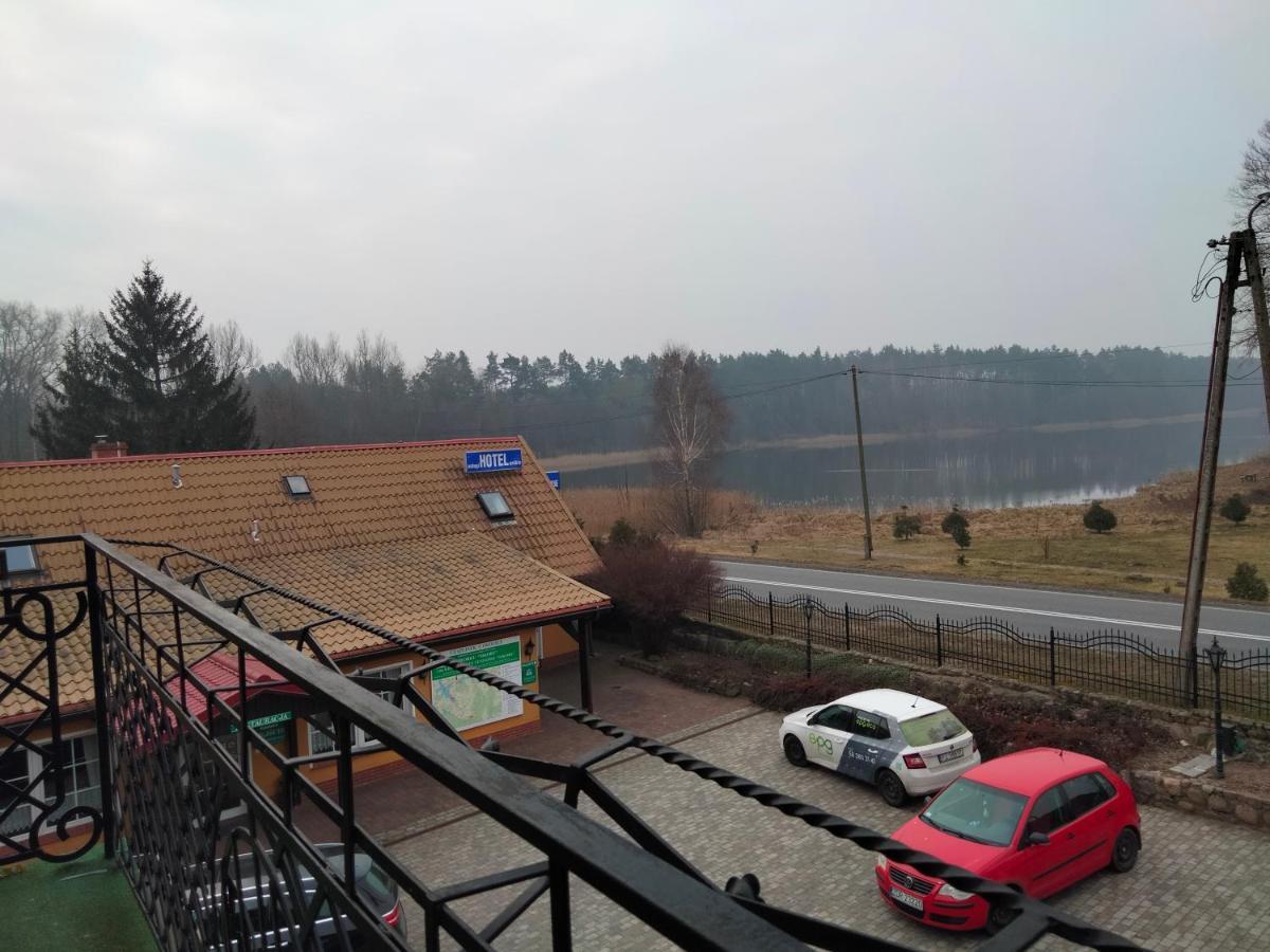 Zajazd Restauracja Machliny エクステリア 写真
