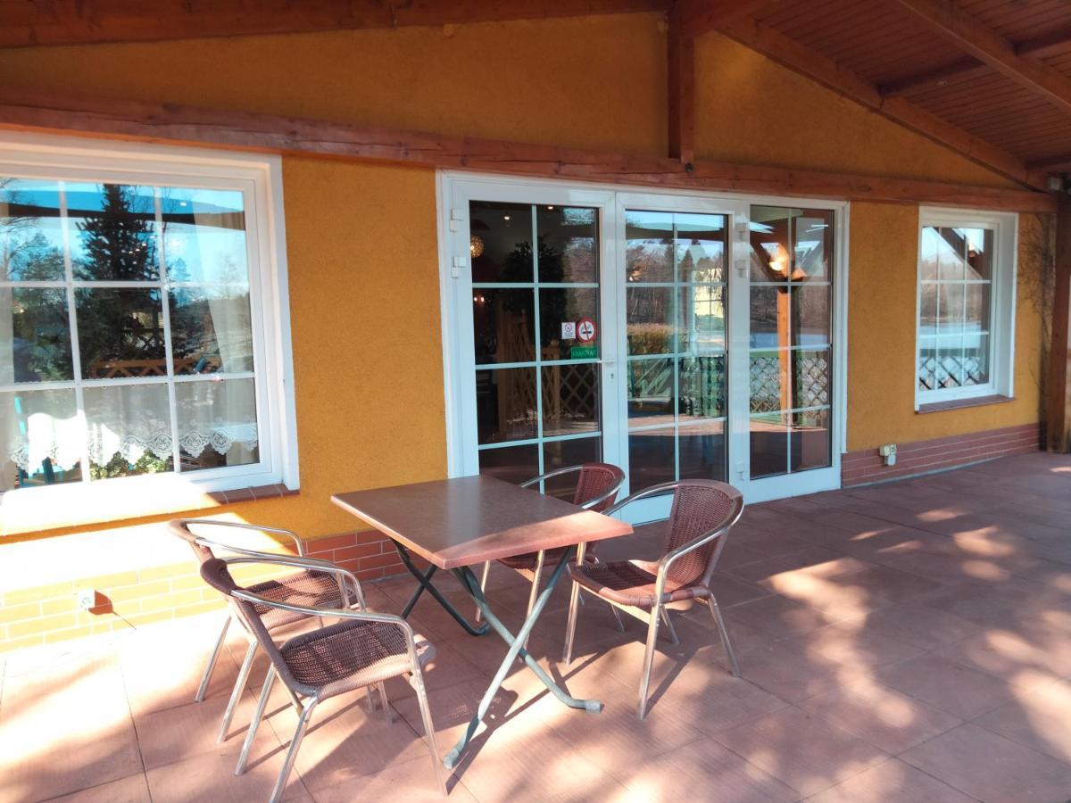 Zajazd Restauracja Machliny エクステリア 写真