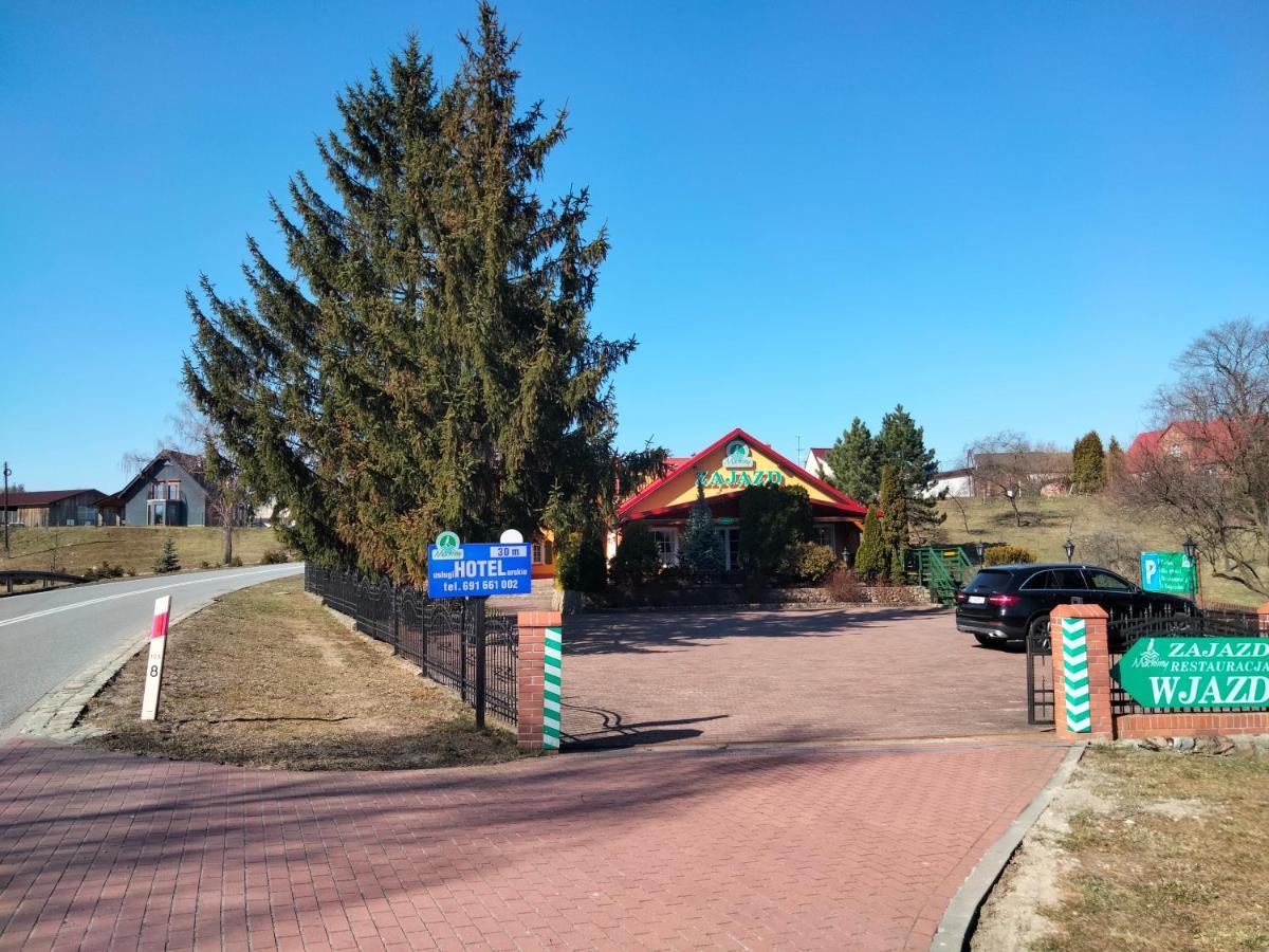 Zajazd Restauracja Machliny エクステリア 写真