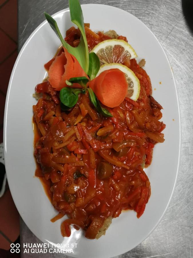 Zajazd Restauracja Machliny エクステリア 写真